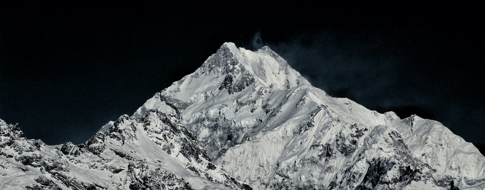 the third highest mountain in the world - Kanchenjunga (1)